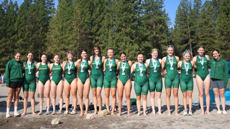 Team photo of the Cal Poly Humboldt Women's Triathlon team.