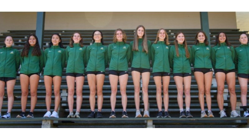 Team photo of Humboldt women's cross country team.